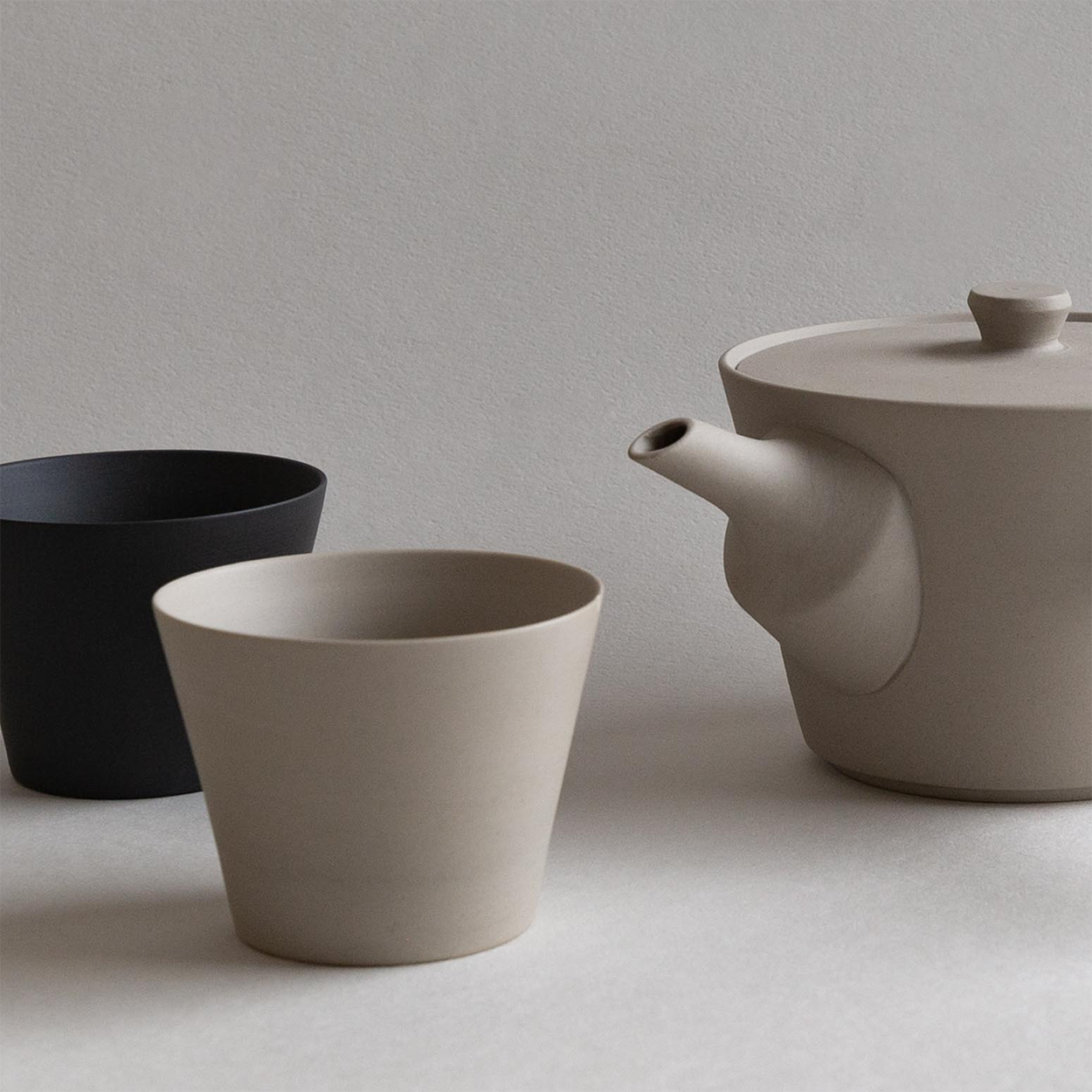 Teacups - Black